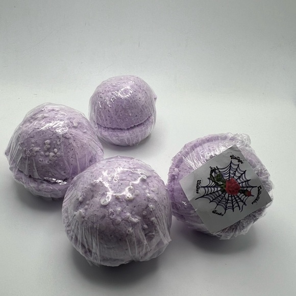 4 large lavender bath bombs. - Picture 5 of 8